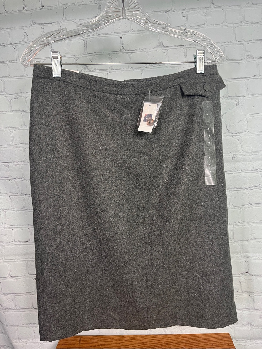 GAP gray acrylic/wool flannel pencil skirt, lined size 8 NWT